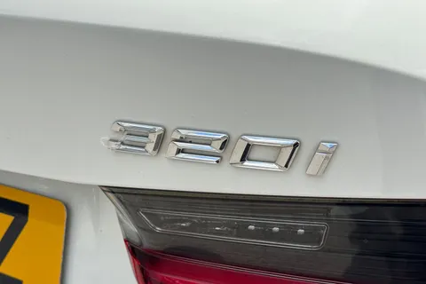 FP69CDZ BMW 3 Series 2.0 320i M Sport Auto Euro 6 (s/s) 4dr Thumbnail #28