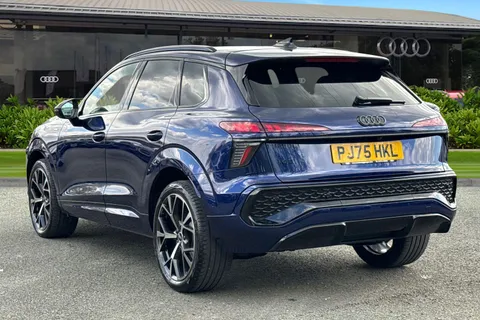 PJ75HKL Audi Q3 SUV Edition 1 TFSI  150 PS S tronic Thumbnail #3