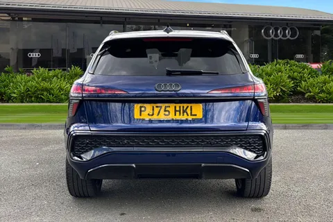 PJ75HKL Audi Q3 SUV Edition 1 TFSI  150 PS S tronic Thumbnail #5