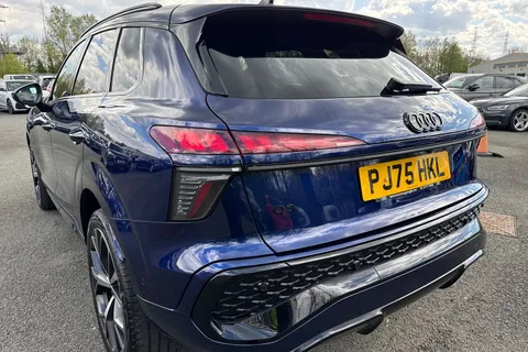 PJ75HKL Audi Q3 SUV Edition 1 TFSI  150 PS S tronic Thumbnail #8