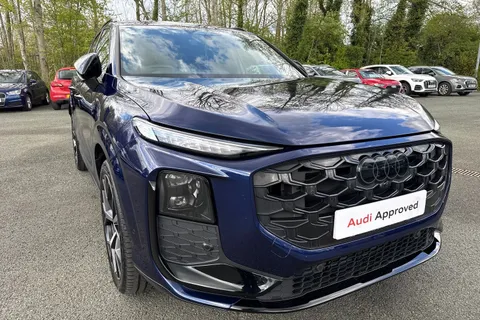 PJ75HKL Audi Q3 SUV Edition 1 TFSI  150 PS S tronic Thumbnail #9
