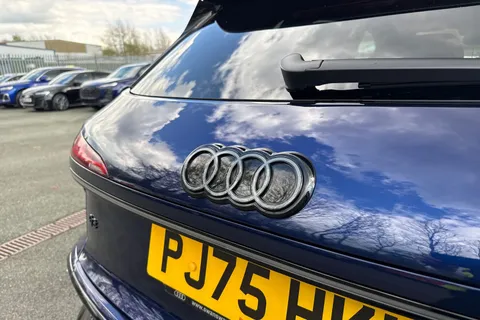 PJ75HKL Audi Q3 SUV Edition 1 TFSI  150 PS S tronic Thumbnail #36