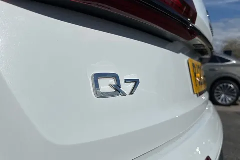 PJ23OKN Audi Q7 Black Edition 50 TDI quattro 286 PS tiptronic Thumbnail #36