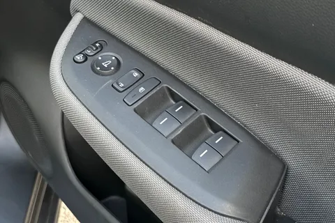 DF22DFZ Honda Jazz 1.5 h i-MMD Crosstar EX eCVT Euro 6 (s/s) 5dr Thumbnail #23