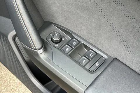 CV75FNM CUPRA Formentor 1.5 TSI V2 Euro 6 (s/s) 5dr Thumbnail #24