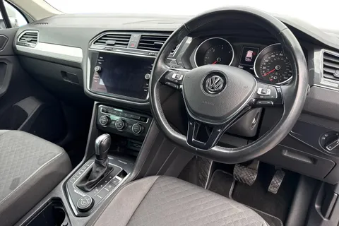 YK70XZO Volkswagen Tiguan 2.0 TDI Match DSG 4Motion Euro 6 (s/s) 5dr Thumbnail #15