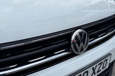 YK70XZO Volkswagen Tiguan 2.0 TDI Match DSG 4Motion Euro 6 (s/s) 5dr Thumbnail #27