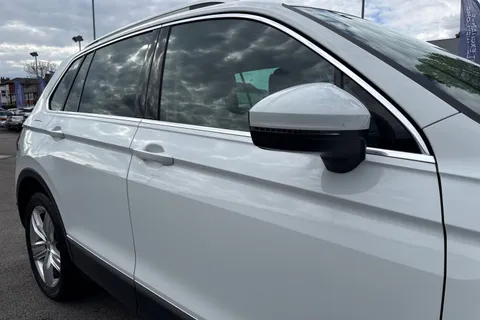 YK70XZO Volkswagen Tiguan 2.0 TDI Match DSG 4Motion Euro 6 (s/s) 5dr Thumbnail #28