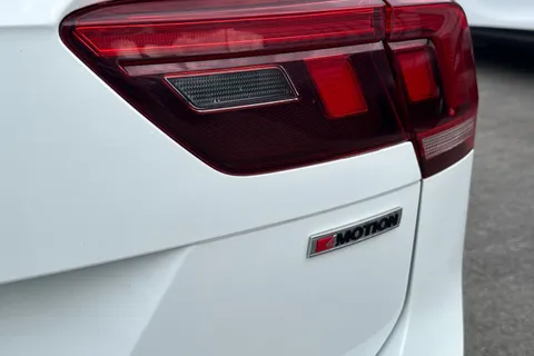 YK70XZO Volkswagen Tiguan 2.0 TDI Match DSG 4Motion Euro 6 (s/s) 5dr Thumbnail #31