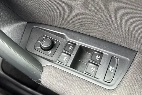 YK70XZO Volkswagen Tiguan 2.0 TDI Match DSG 4Motion Euro 6 (s/s) 5dr Thumbnail #36