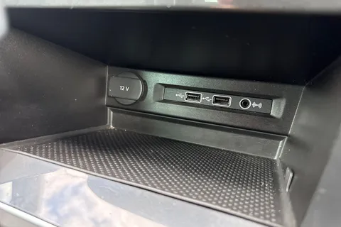 YK70XZO Volkswagen Tiguan 2.0 TDI Match DSG 4Motion Euro 6 (s/s) 5dr Thumbnail #43