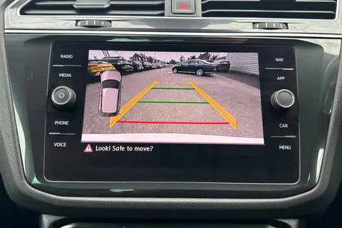 YK70XZO Volkswagen Tiguan 2.0 TDI Match DSG 4Motion Euro 6 (s/s) 5dr Thumbnail #48