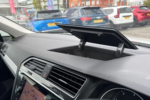 YK70XZO Volkswagen Tiguan 2.0 TDI Match DSG 4Motion Euro 6 (s/s) 5dr Thumbnail #51