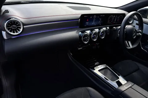 FV74OFN Mercedes-Benz Cla Class 1.3 CLA200h MHEV AMG Line (Executive) Coupe 7G-DCT Euro 6 (s/s) 4dr Thumbnail #17