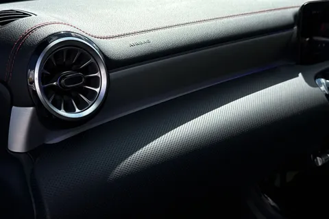 FV74OFN Mercedes-Benz Cla Class 1.3 CLA200h MHEV AMG Line (Executive) Coupe 7G-DCT Euro 6 (s/s) 4dr Thumbnail #35