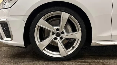 BV24WLJ Audi A4 Avant Avant S line 40 TFSI  204 PS S tronic Thumbnail #4