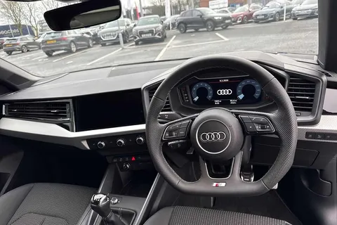 PX75WYU Audi A1 Black Edition 30 TFSI  116 PS 6-speed Thumbnail #13
