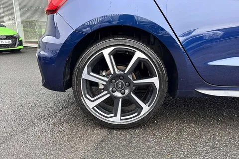PX75WYU Audi A1 Black Edition 30 TFSI  116 PS 6-speed Thumbnail #24