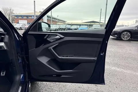 PX75WYU Audi A1 Black Edition 30 TFSI  116 PS 6-speed Thumbnail #47
