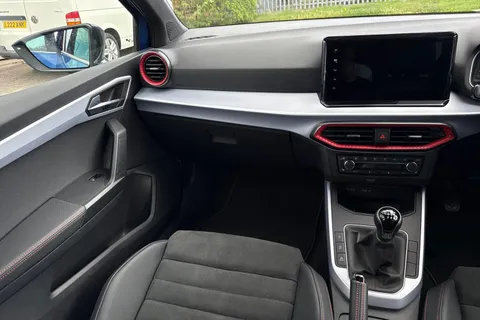 14 of 41 for SEAT ARONA 1.0 TSI 110 FR Sport 5dr