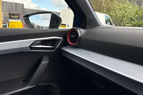 33 of 41 for SEAT ARONA 1.0 TSI 110 FR Sport 5dr