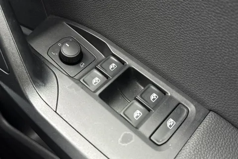 34 of 41 for SEAT ARONA 1.0 TSI 110 FR Sport 5dr
