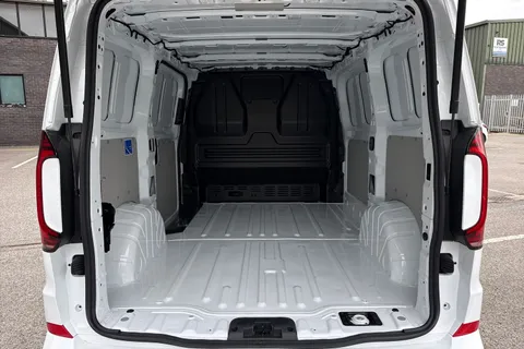 PK26UEH Volkswagen Transporter 2.0 TDI 110 Commerce Pro Van Thumbnail #7