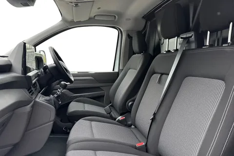 PK26UEH Volkswagen Transporter 2.0 TDI 110 Commerce Pro Van Thumbnail #16