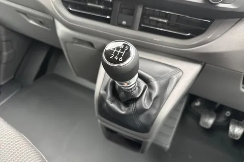 PK26UEH Volkswagen Transporter 2.0 TDI 110 Commerce Pro Van Thumbnail #23