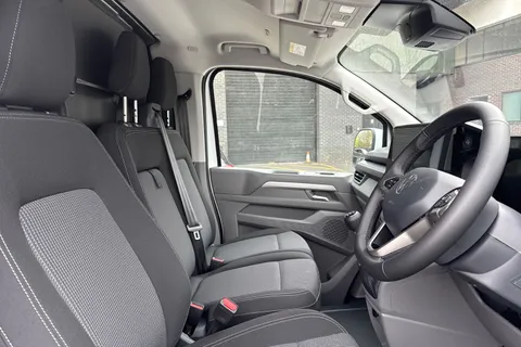 PK26UEH Volkswagen Transporter 2.0 TDI 110 Commerce Pro Van Thumbnail #24