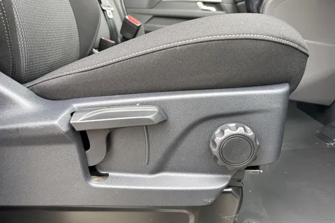 PK26UEH Volkswagen Transporter 2.0 TDI 110 Commerce Pro Van Thumbnail #26