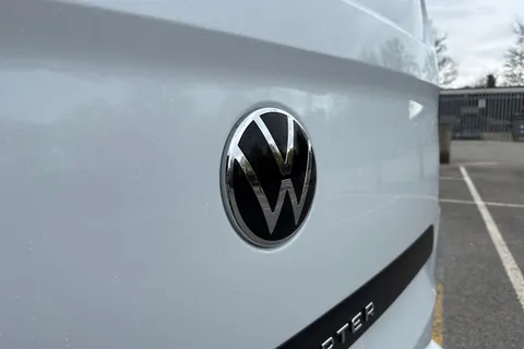 PK26UEH Volkswagen Transporter 2.0 TDI 110 Commerce Pro Van Thumbnail #29
