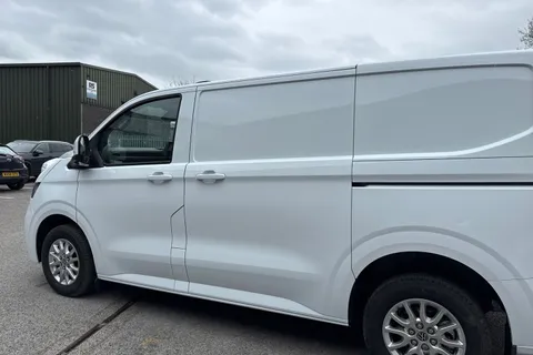 PK26UEH Volkswagen Transporter 2.0 TDI 110 Commerce Pro Van Thumbnail #34