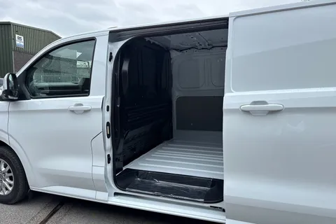 PK26UEH Volkswagen Transporter 2.0 TDI 110 Commerce Pro Van Thumbnail #35