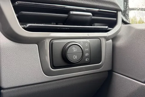 PK26UEH Volkswagen Transporter 2.0 TDI 110 Commerce Pro Van Thumbnail #36