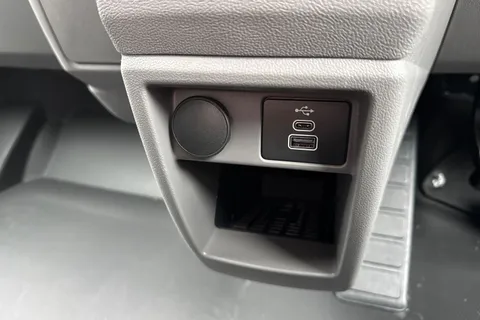 PK26UEH Volkswagen Transporter 2.0 TDI 110 Commerce Pro Van Thumbnail #47