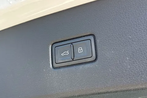 PN71MXH Audi Q5 Edition 1 50 TFSI e quattro 299 PS S tronic Thumbnail #25