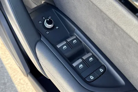 PN71MXH Audi Q5 Edition 1 50 TFSI e quattro 299 PS S tronic Thumbnail #27