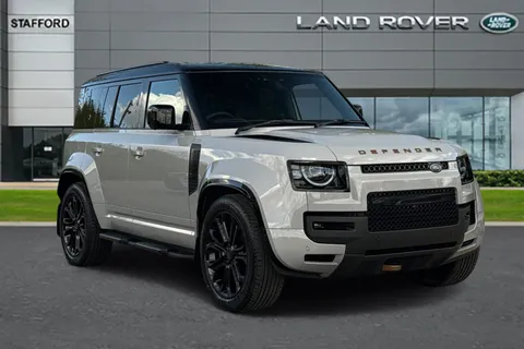 Land Rover Defender 110 4.4 P635 V8 MHEV OCTA Auto 4WD Euro 6 (s/s) 5dr Thumbnail #2