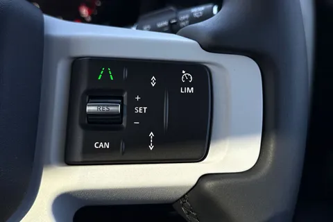 Land Rover Defender 110 3.0 D250 MHEV X-Dynamic SE Auto 4WD Euro 6 (s/s) 5dr Thumbnail #19