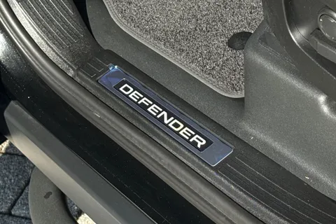 Land Rover Defender 110 3.0 D250 MHEV X-Dynamic SE Auto 4WD Euro 6 (s/s) 5dr Thumbnail #29