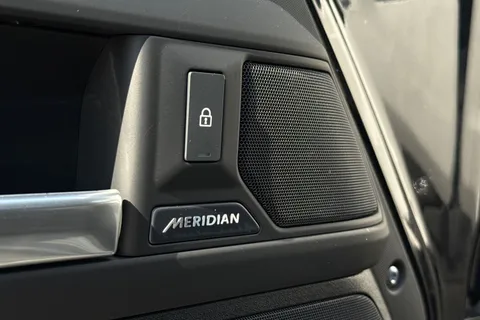 Land Rover Defender 110 3.0 D250 MHEV X-Dynamic SE Auto 4WD Euro 6 (s/s) 5dr Thumbnail #30