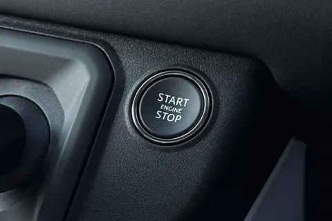 Land Rover Defender 110 3.0 D250 MHEV X-Dynamic SE Auto 4WD Euro 6 (s/s) 5dr Thumbnail #33