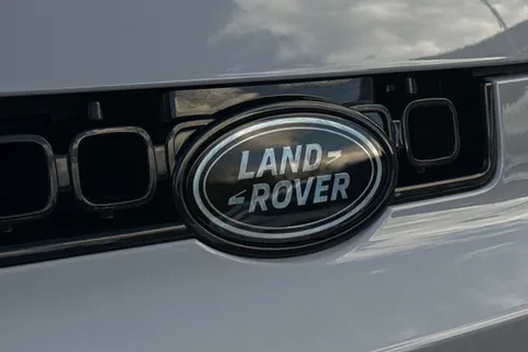 Land Rover Defender 110 4.4 P635 V8 MHEV OCTA Auto 4WD Euro 6 (s/s) 5dr Thumbnail #54
