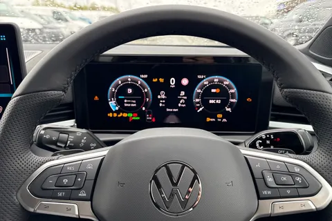  Volkswagen T-Roc 1.5 eTSI MHEV R-Line DSG Euro 6 (s/s) 5dr Thumbnail #33
