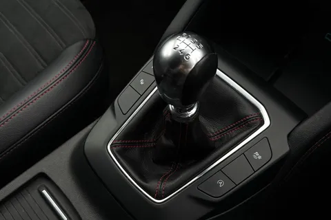 PL70MGX Ford Kuga 2.0 EcoBlue MHEV ST-Line First Edition Euro 6 (s/s) 5dr Thumbnail #24