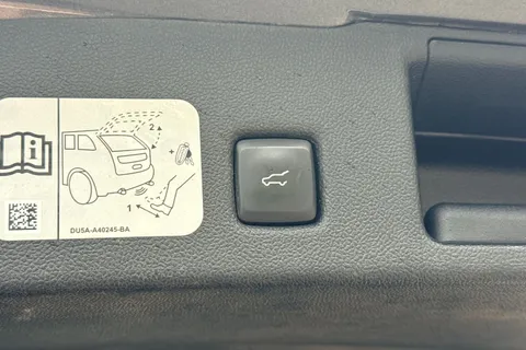 PL70MGX Ford Kuga 2.0 EcoBlue MHEV ST-Line First Edition Euro 6 (s/s) 5dr Thumbnail #30