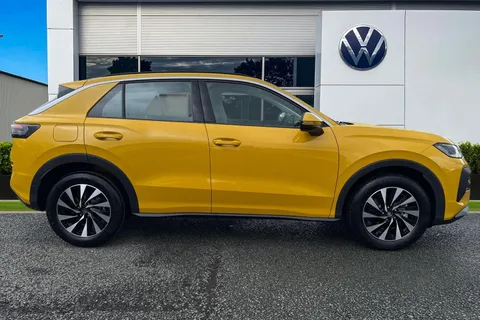  Volkswagen T-Roc 1.5 eTSI MHEV Life DSG Euro 6 (s/s) 5dr Thumbnail #4