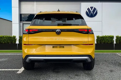  Volkswagen T-Roc 1.5 eTSI MHEV Life DSG Euro 6 (s/s) 5dr Thumbnail #5