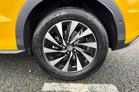  Volkswagen T-Roc 1.5 eTSI MHEV Life DSG Euro 6 (s/s) 5dr Thumbnail #11